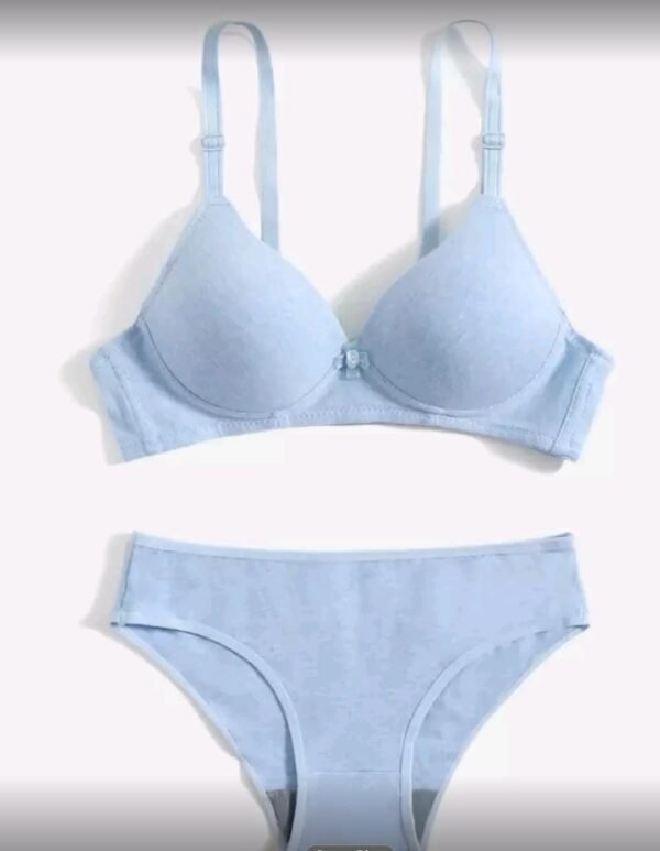 ملابس داخلية