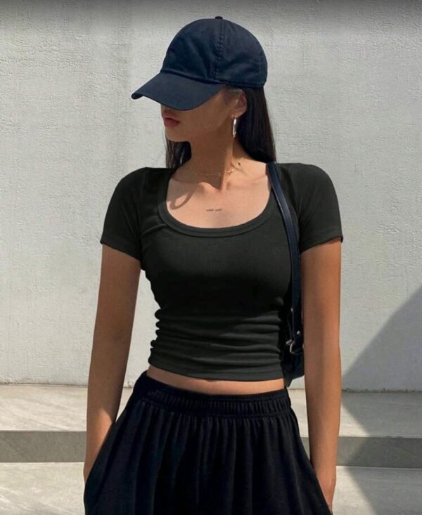 تيشيرت قصير