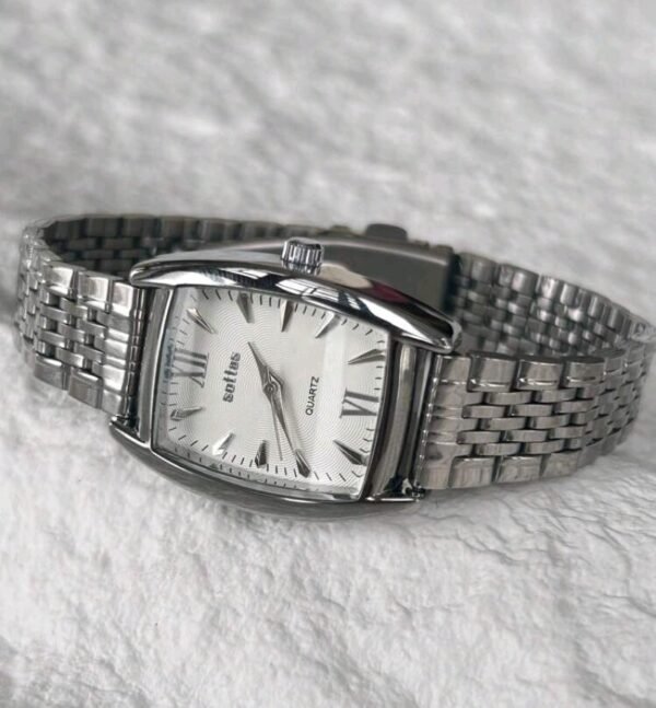 ساعه ستاتيه