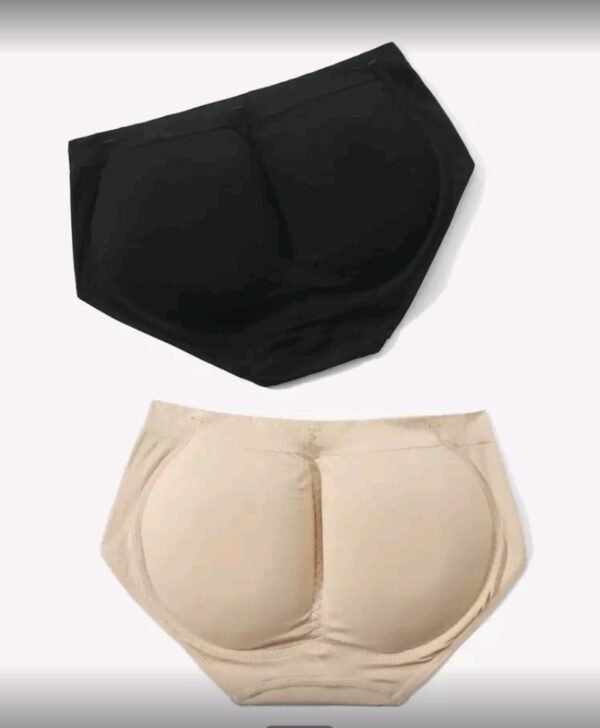 ملابس داخليه