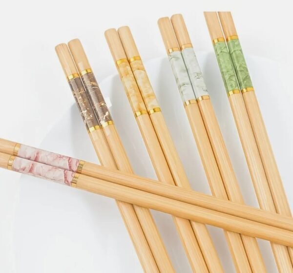 عيدان تناول الطعام