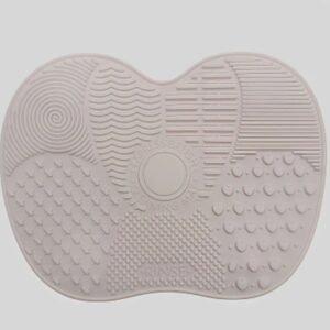 لتنظيف فرش المكياج