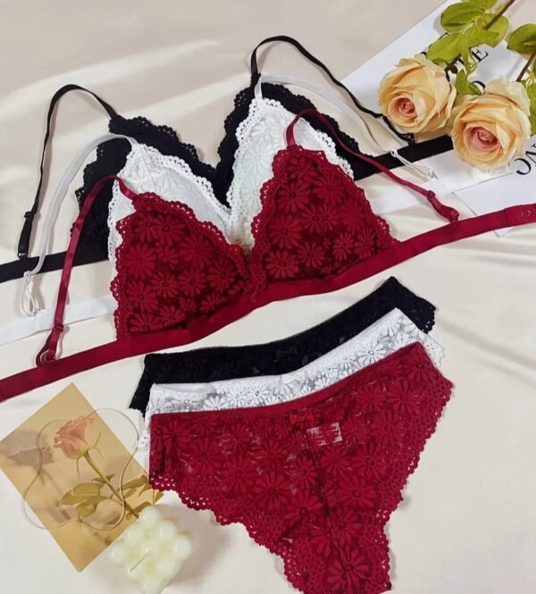 ملابس داخليه