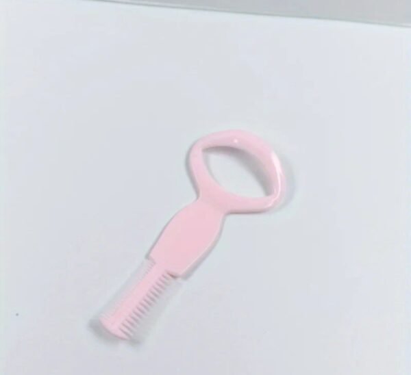 أداة وضع الماسكرا