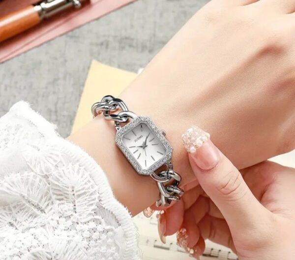 ساعة كوارتز