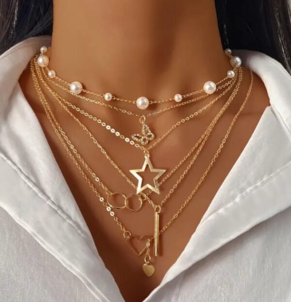 قلادات نسائية