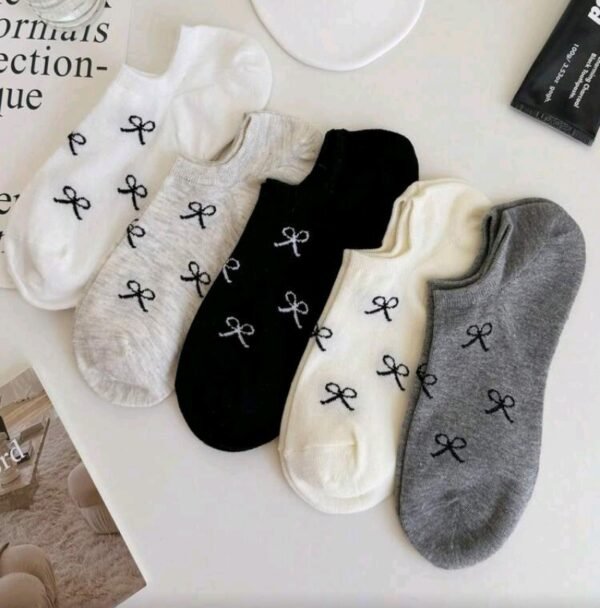 جوارب نسائيه