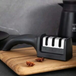 مبراة سكاكين