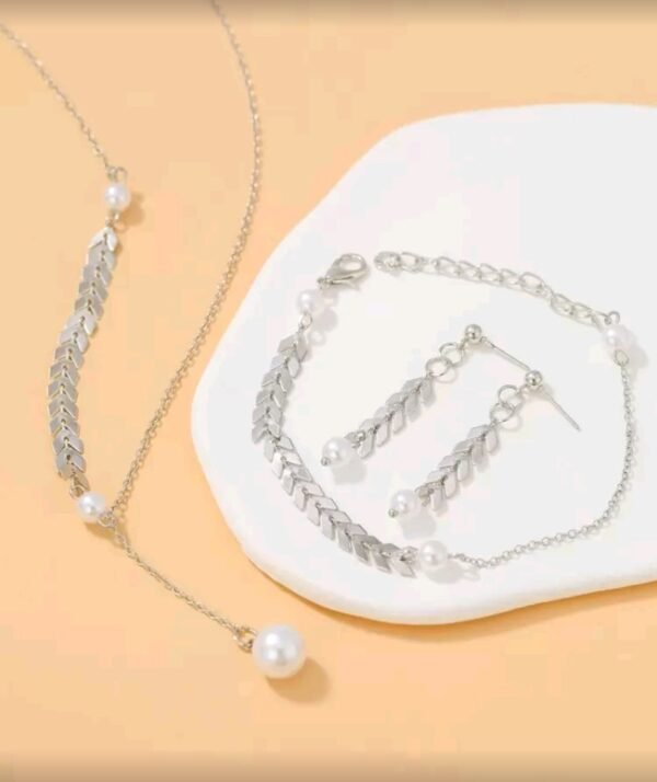 مجموعة مجوهرات