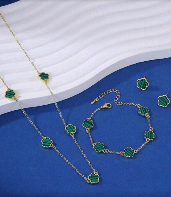 طقم مجوهرات