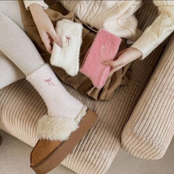 جوارب متوسطة