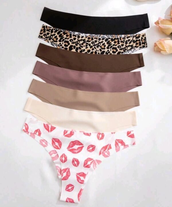 ملابس داخليه