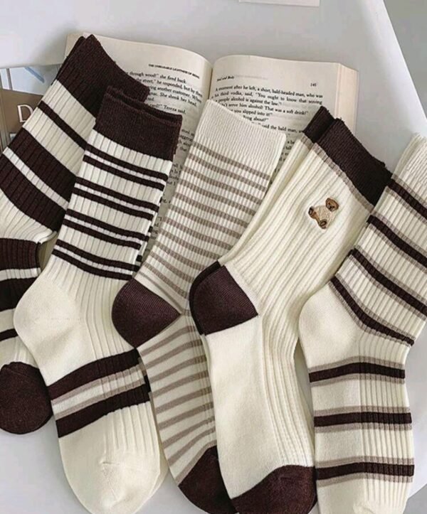 جوارب متوسطة