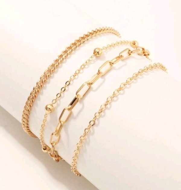 اساور بناتي